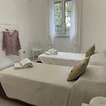 Lena *